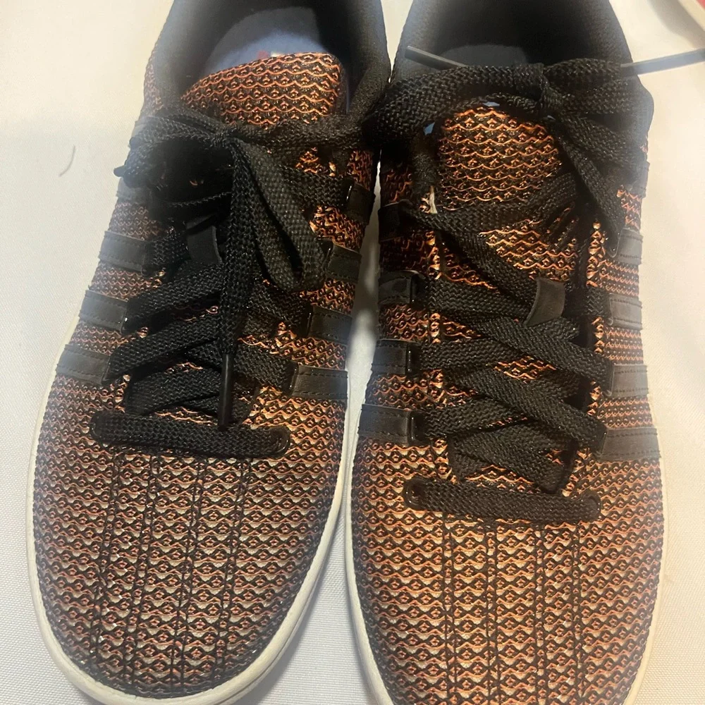 K-Swiss Women’s Black and Copper Sneakers - Picture 2 of 4